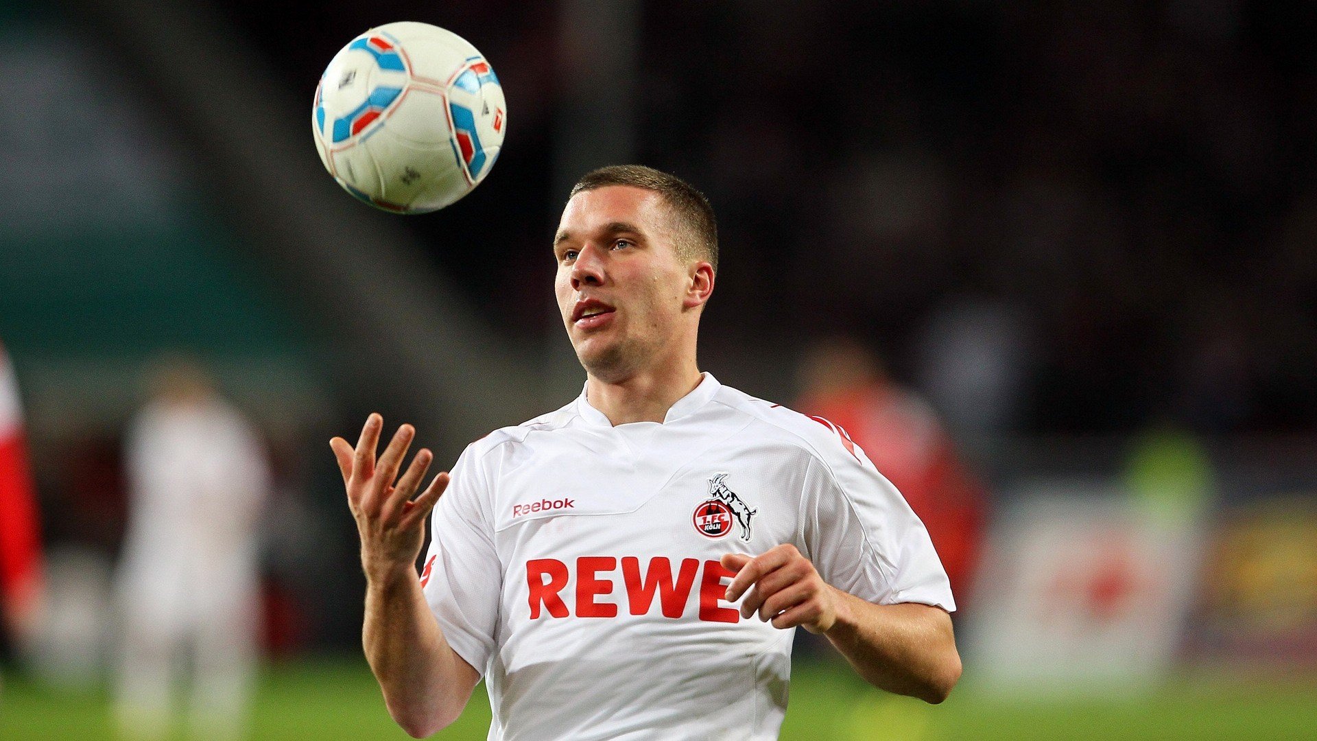 哥伦比亚队在巴黎奥运会比赛中展现出强大的远射能力,奥运会神仙颜值哥伦比亚